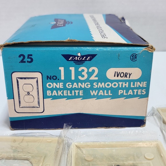 Set of Five 5 One Gang Smooth Line Bakelite Ivory Wall Plates Eagle Brand #1132 - Picture 4 of 5